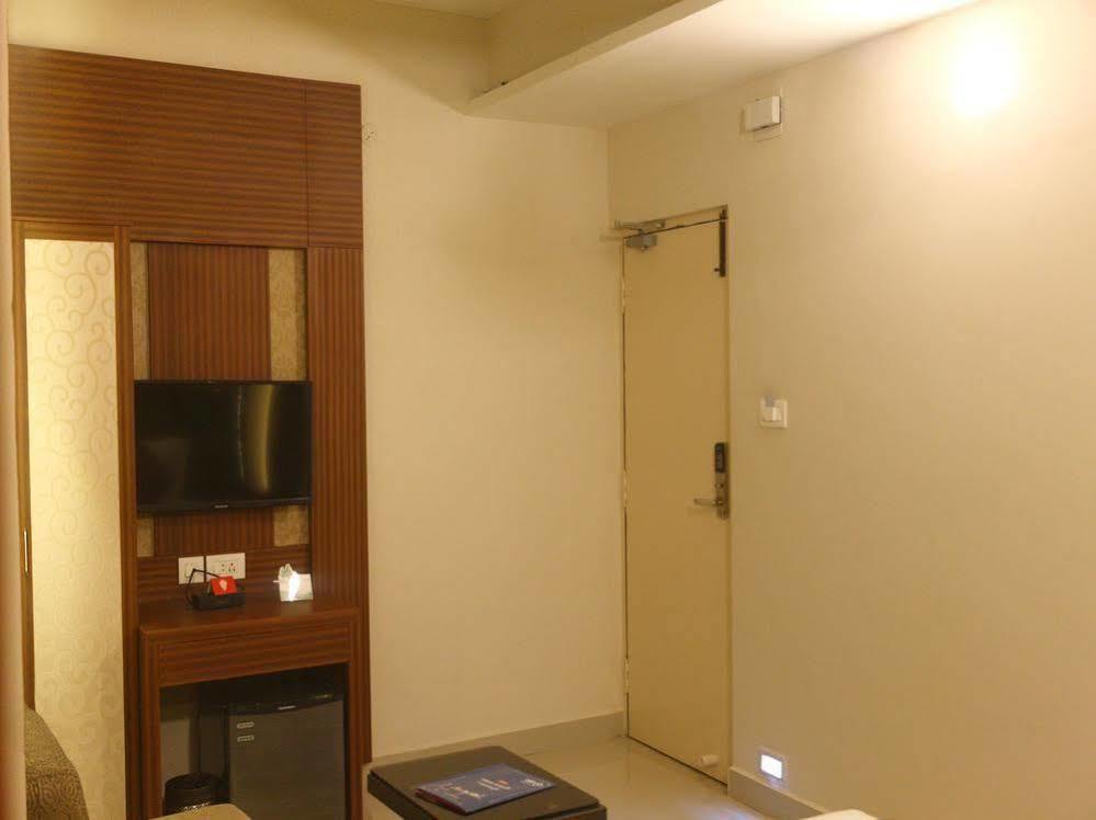 Oyo Anna Salai Greams Road Apollo Hotel 3*