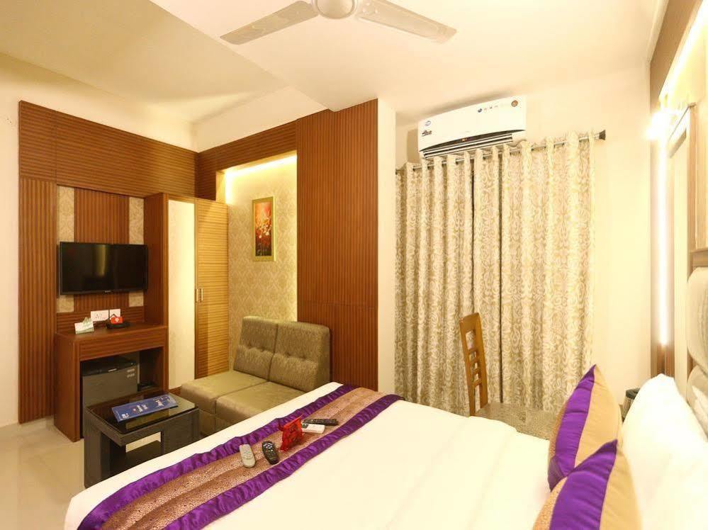 Oyo Anna Salai Greams Road Apollo