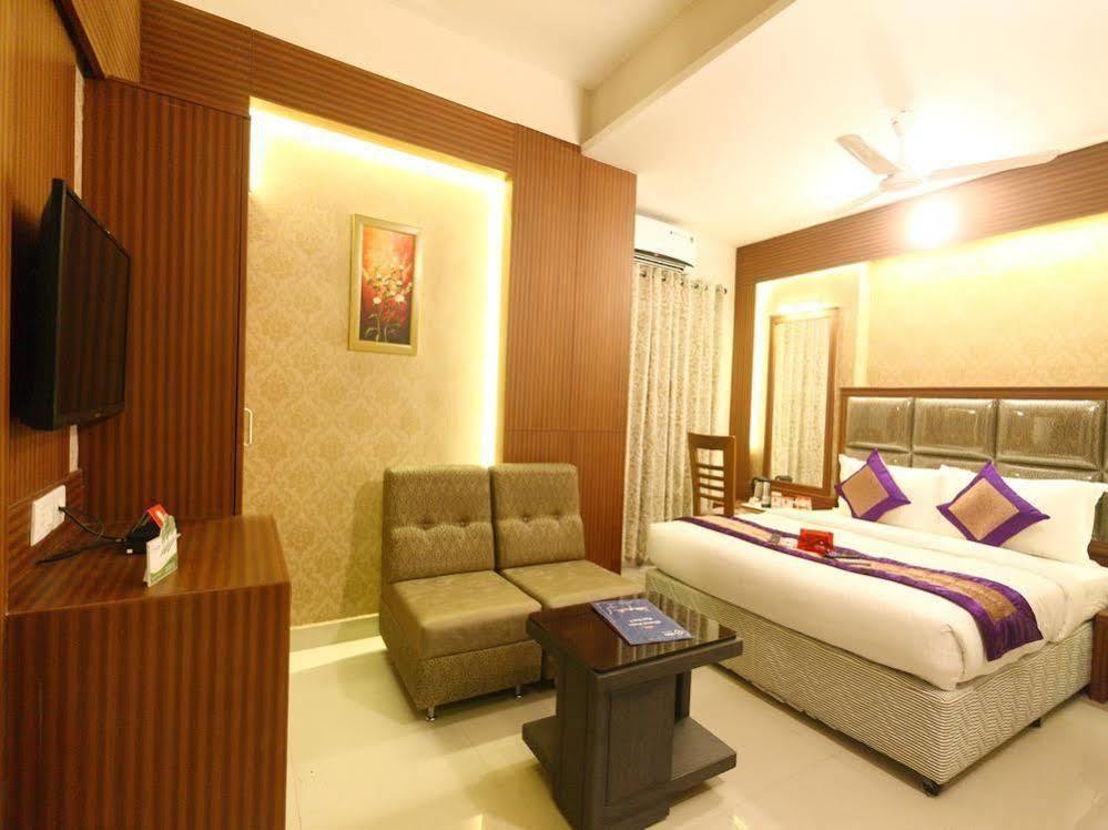 Oyo Anna Salai Greams Road Apollo Hotel Chennai